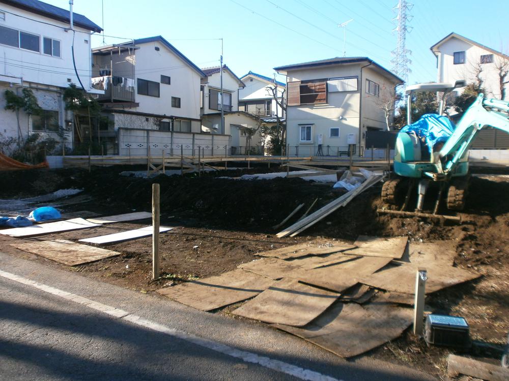 Local appearance photo. Local (12 May 2013) Shooting