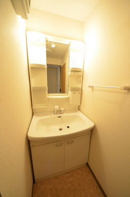 Washroom. Independent wash