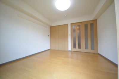 Other room space. Western-style 7 Pledge