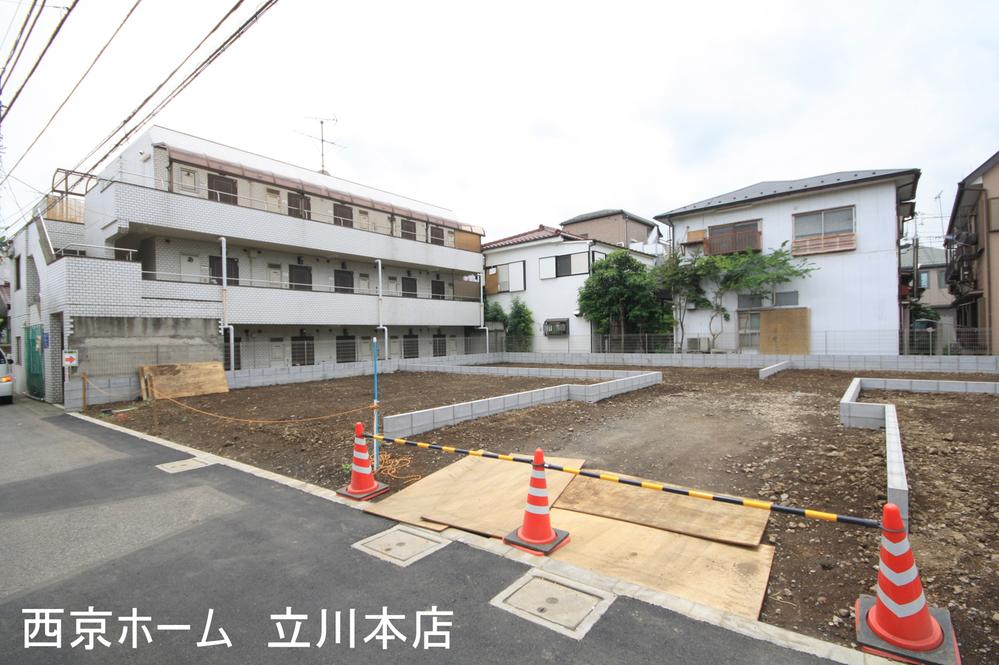 Local photos, including front road. Local Photos