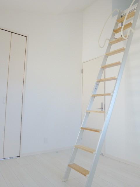 Non-living room. Room with a loft