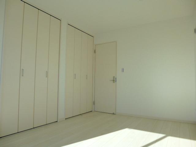 Non-living room. Rich also housed in Western-style