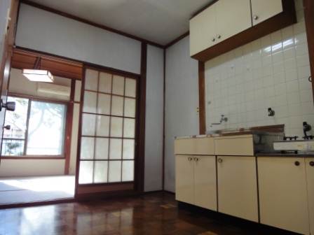 Kitchen. Spacious kitchen