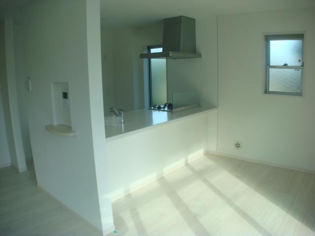 Living. ● kitchen seen from the living room: December 2013 shooting