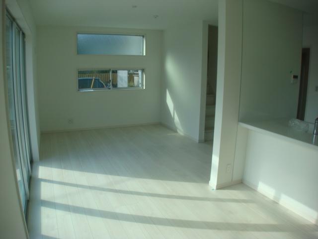 Living. Living ●: 2013 December shooting