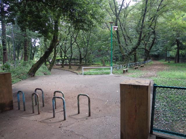 park. 80m to black bell park