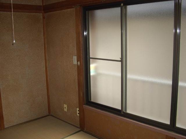 Other Equipment. South-facing large windows