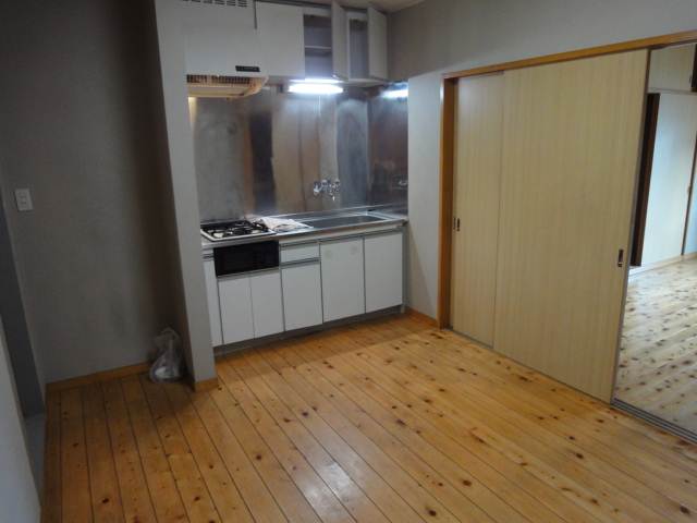 Kitchen. A spacious kitchen