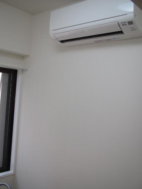 Non-living room. Room (August 2013) Shooting Air conditioning type installed on the north side Western-style