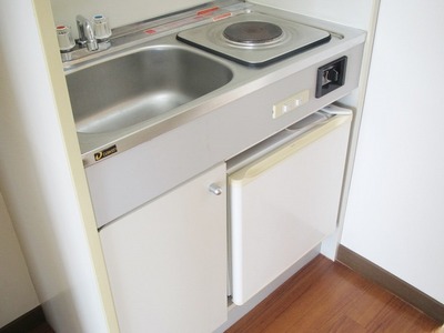 Kitchen. Electric stove