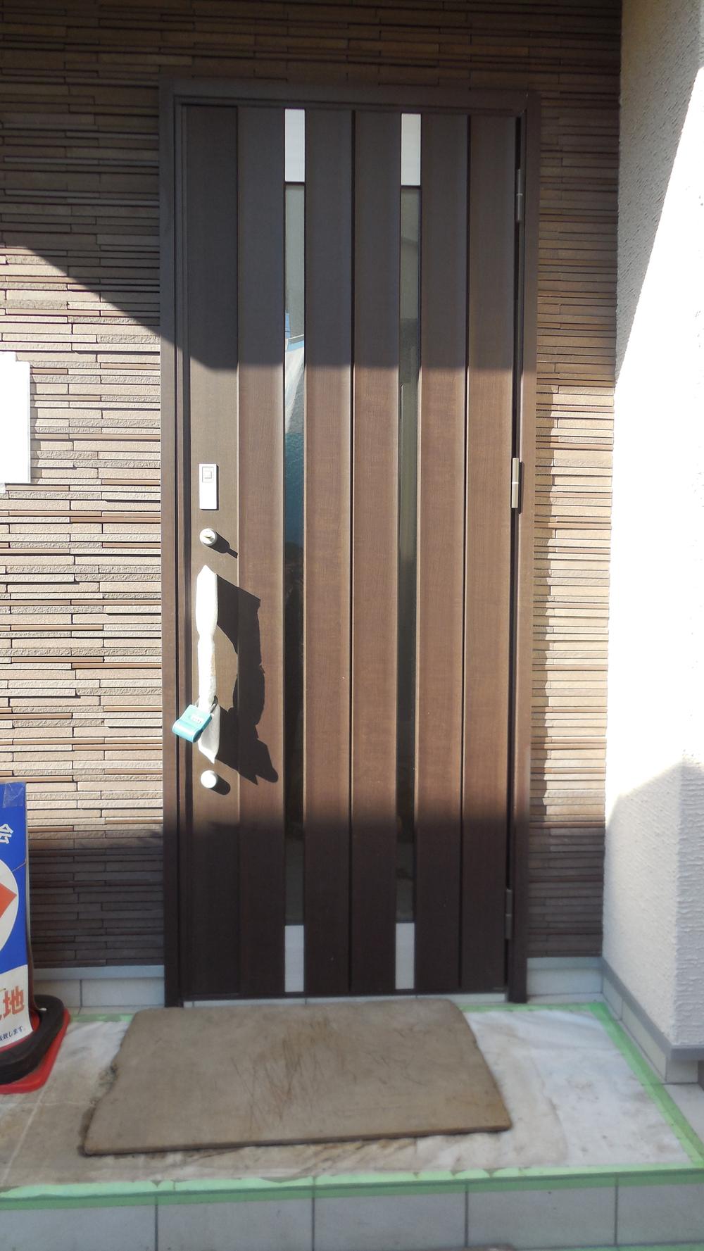 Entrance. Local (12 May 2013) Shooting