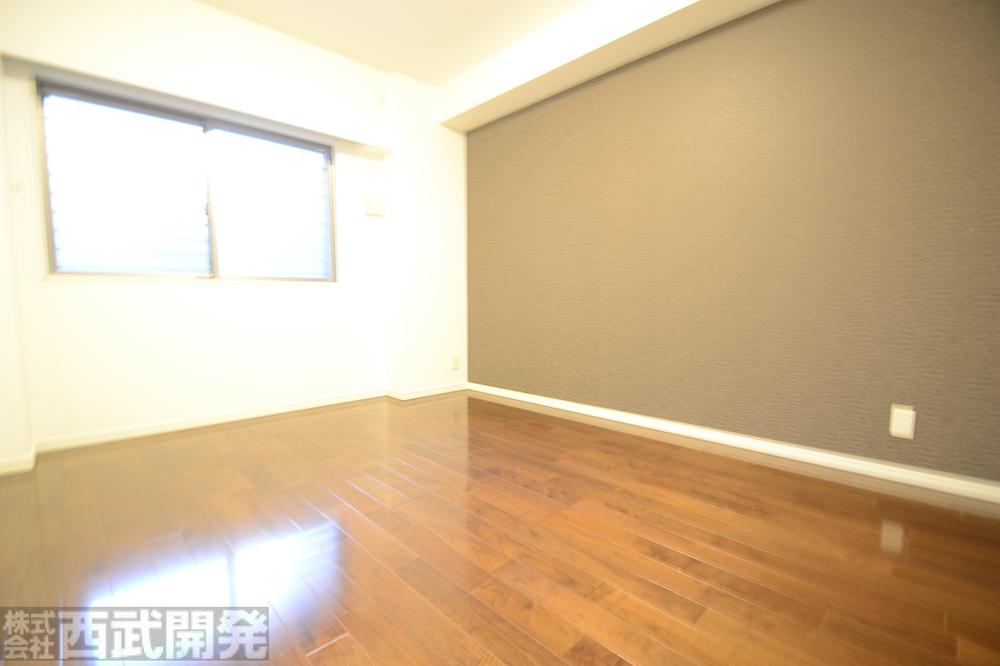 Non-living room. Western-style 7 Pledge Closet and with storage