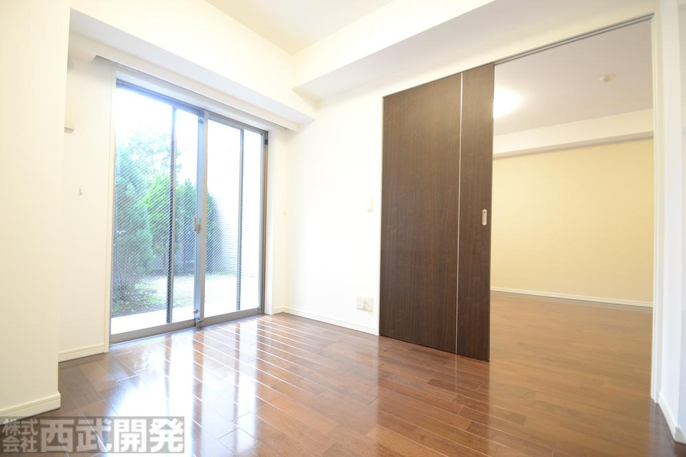 Non-living room. Western-style 5 Pledge Closet and with storage