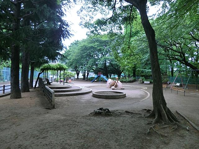 park. 530m up to municipal tap water park