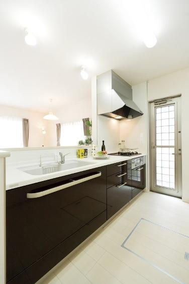 Same specifications photo (kitchen). Counter kitchen that can be dishes while enjoying the conversation (kitchen same specifications)