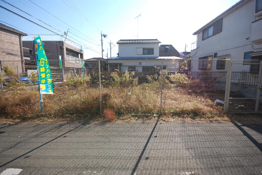 Local photos, including front road. Local Photos