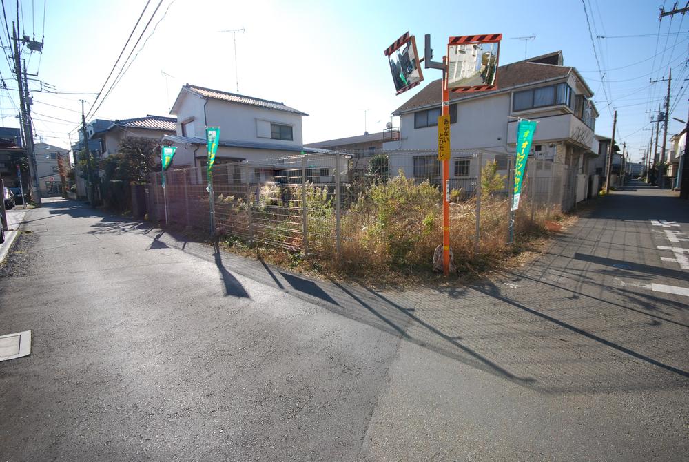 Local photos, including front road. Local Photos