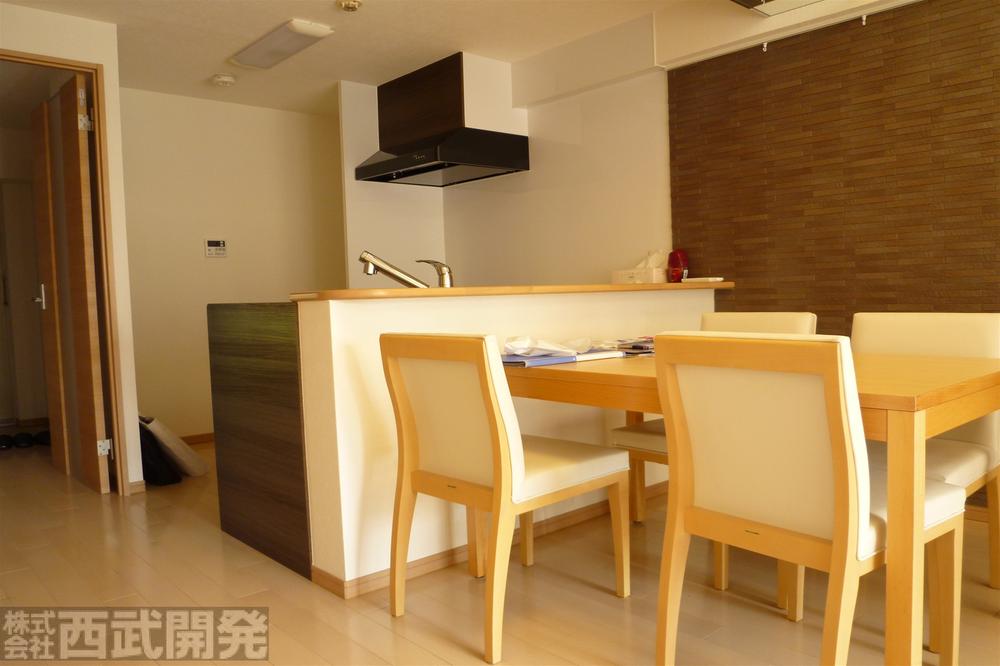 Living. DK8.2 Pledge