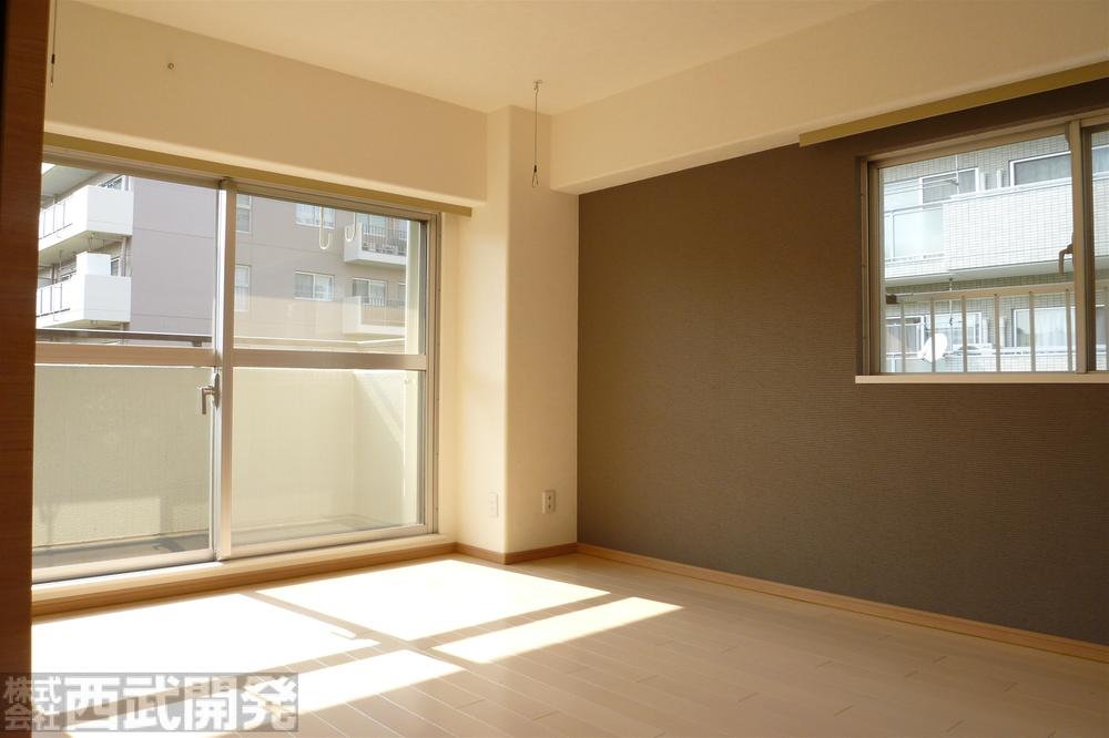 Non-living room. Western-style 6.2 Pledge Closet with × 2