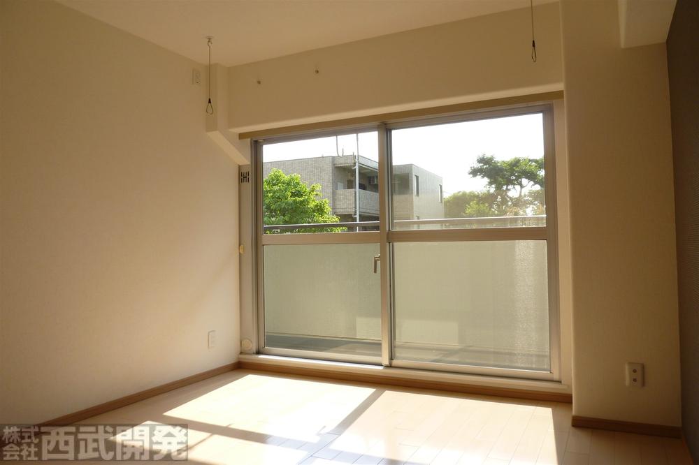 Non-living room. Western-style 6.2 Pledge Closet with × 2