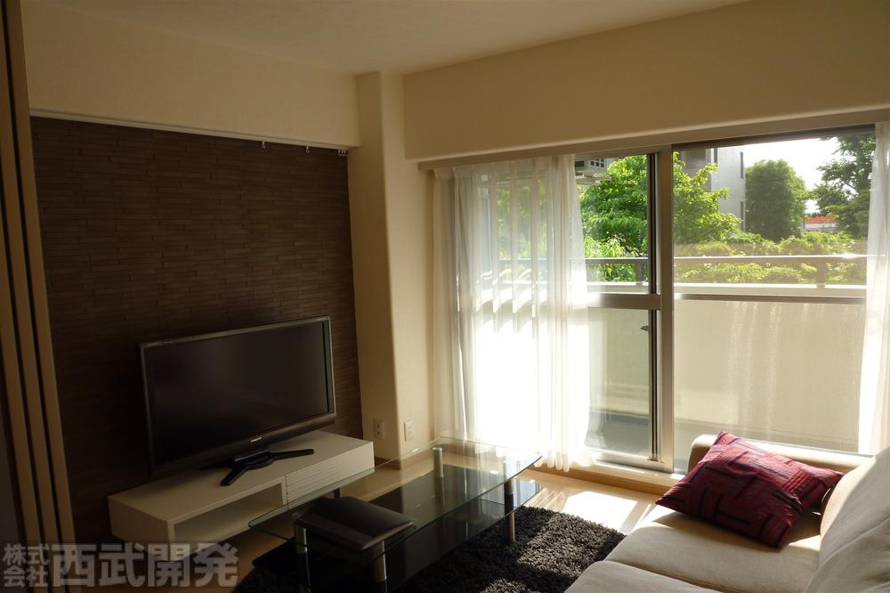 Non-living room. Western-style 4.5 Pledge