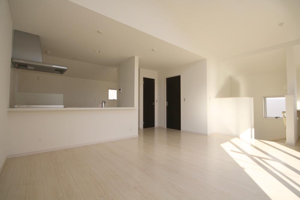 Living. Local Photos