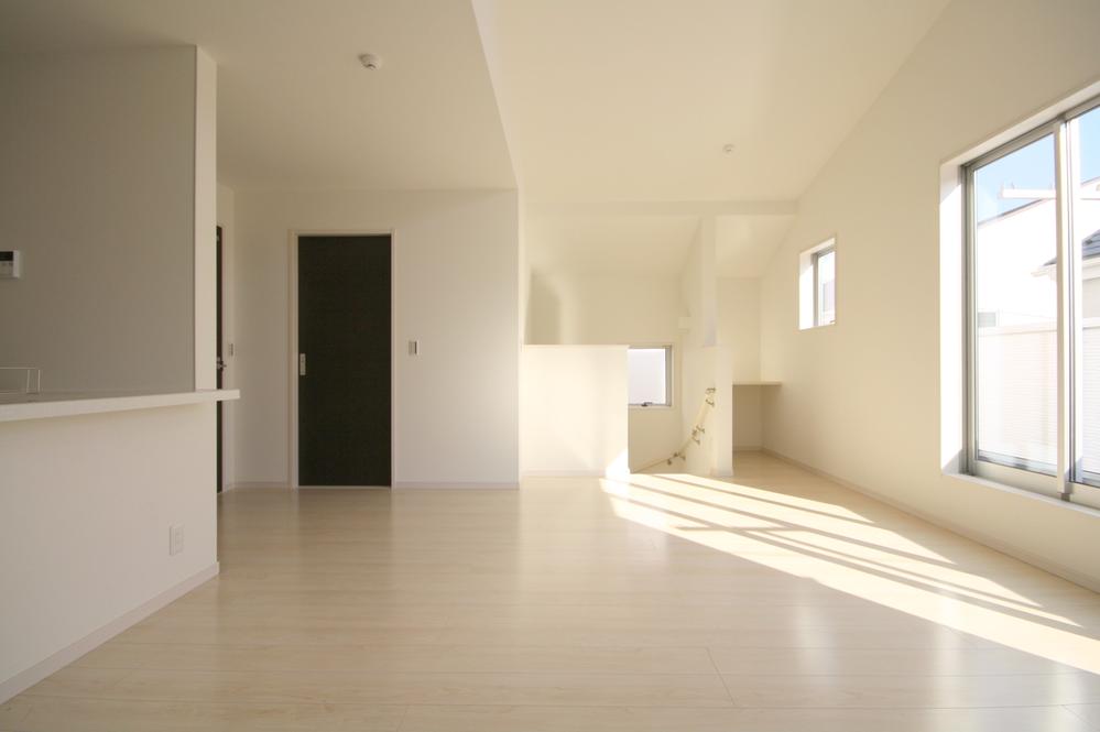 Living. Local Photos