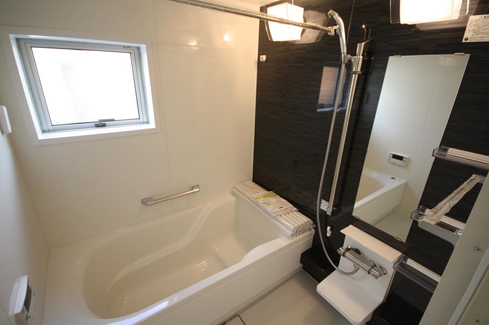 Bathroom. Local Photos