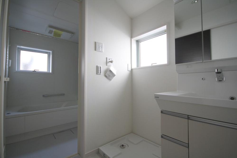 Wash basin, toilet. Local Photos