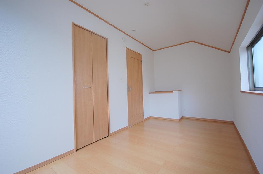 Non-living room. Local Photos