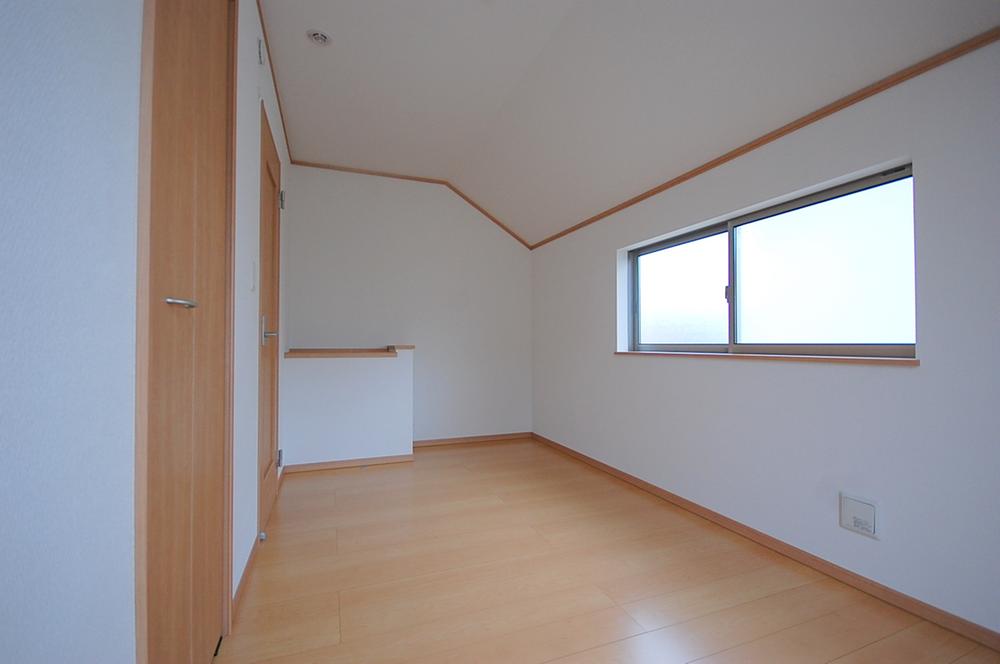 Non-living room. Local Photos