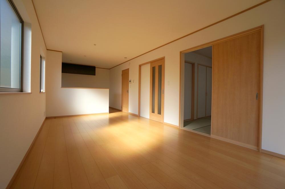 Same specifications photos (living). Example of construction