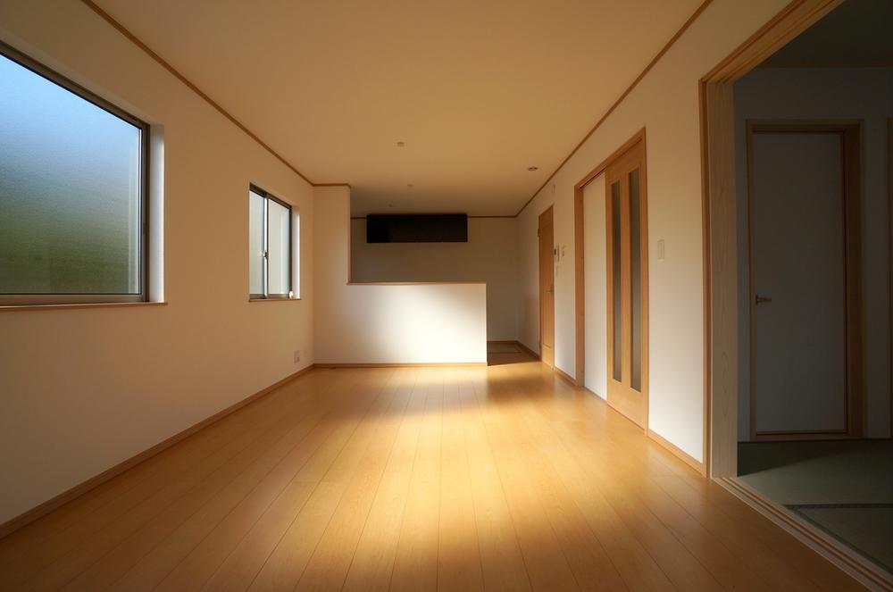 Same specifications photos (living). Example of construction