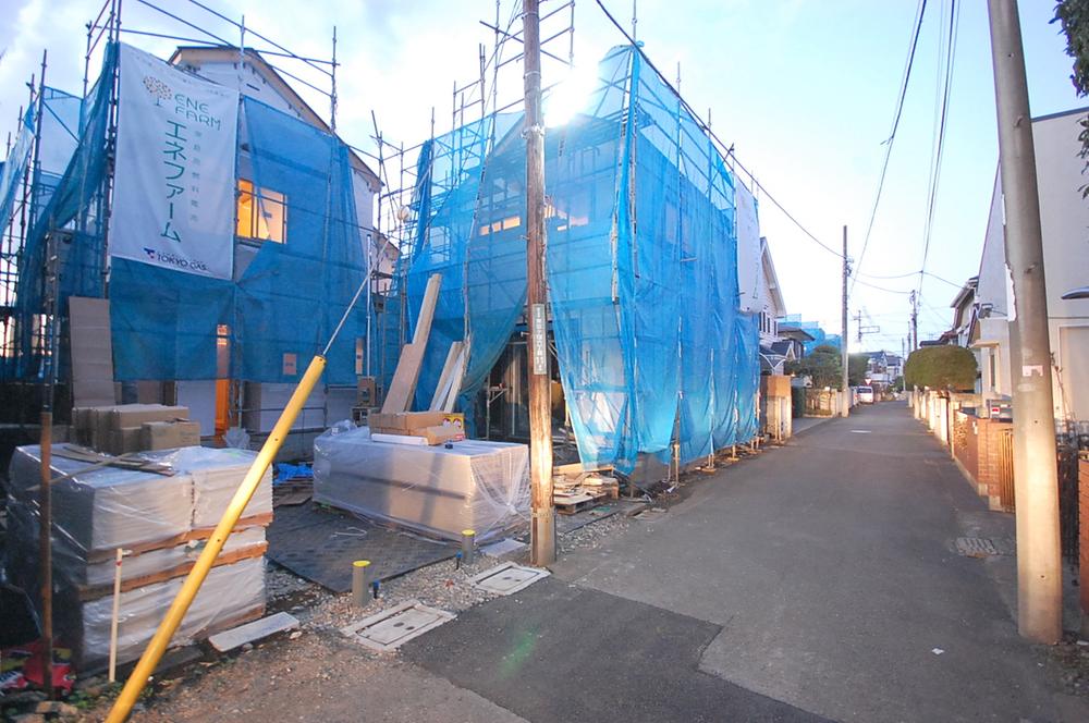 Local photos, including front road. Local (12 May 2013) Shooting