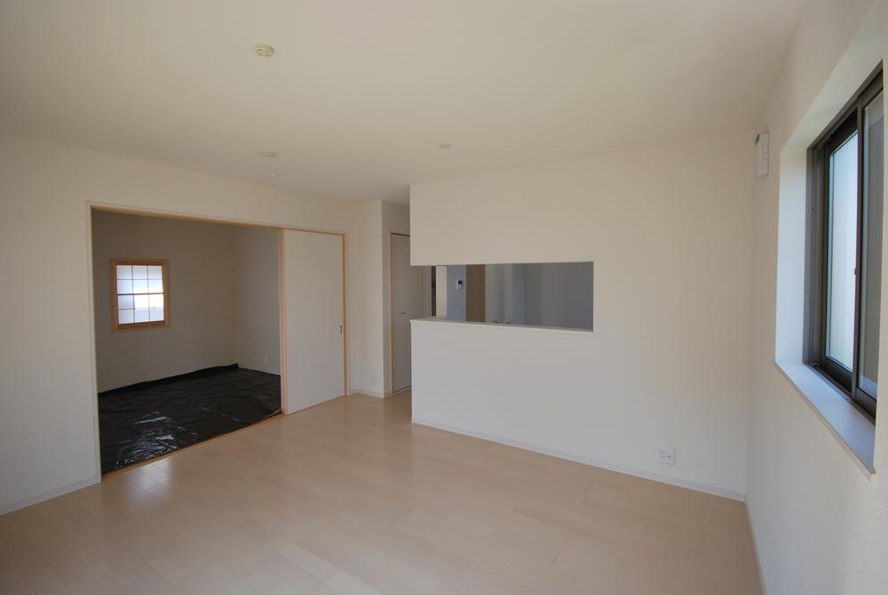 Same specifications photos (living). Example of construction