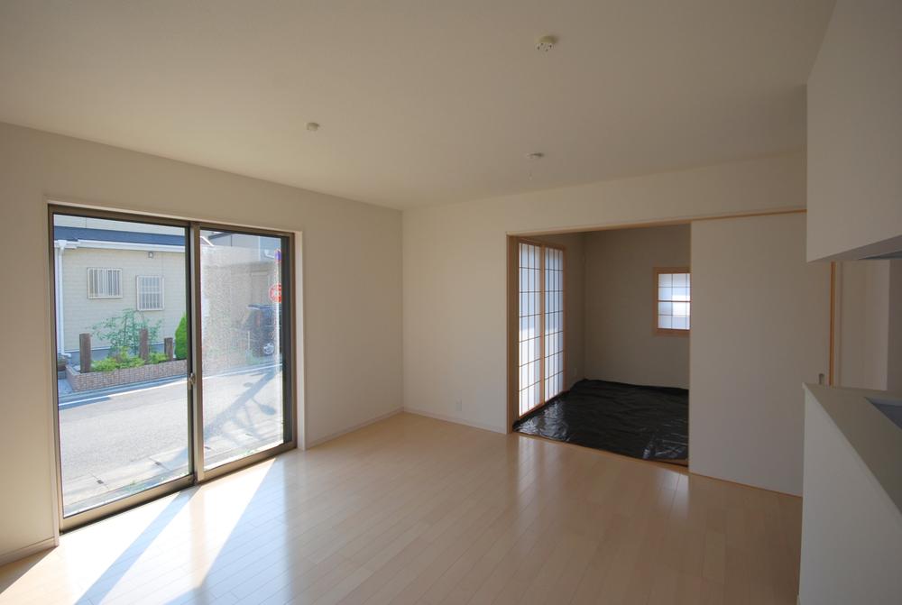 Same specifications photos (living). Example of construction