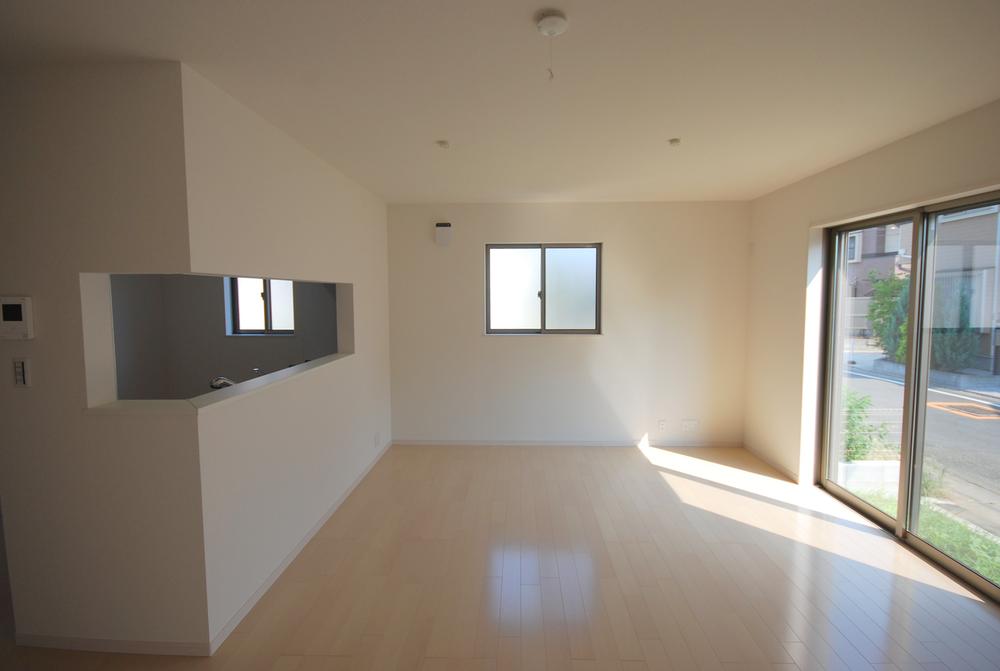 Same specifications photos (living). Example of construction