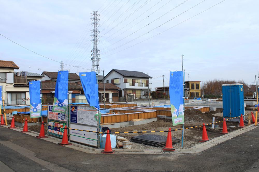 Local photos, including front road.  ☆ Local photos (12.09) ☆ 