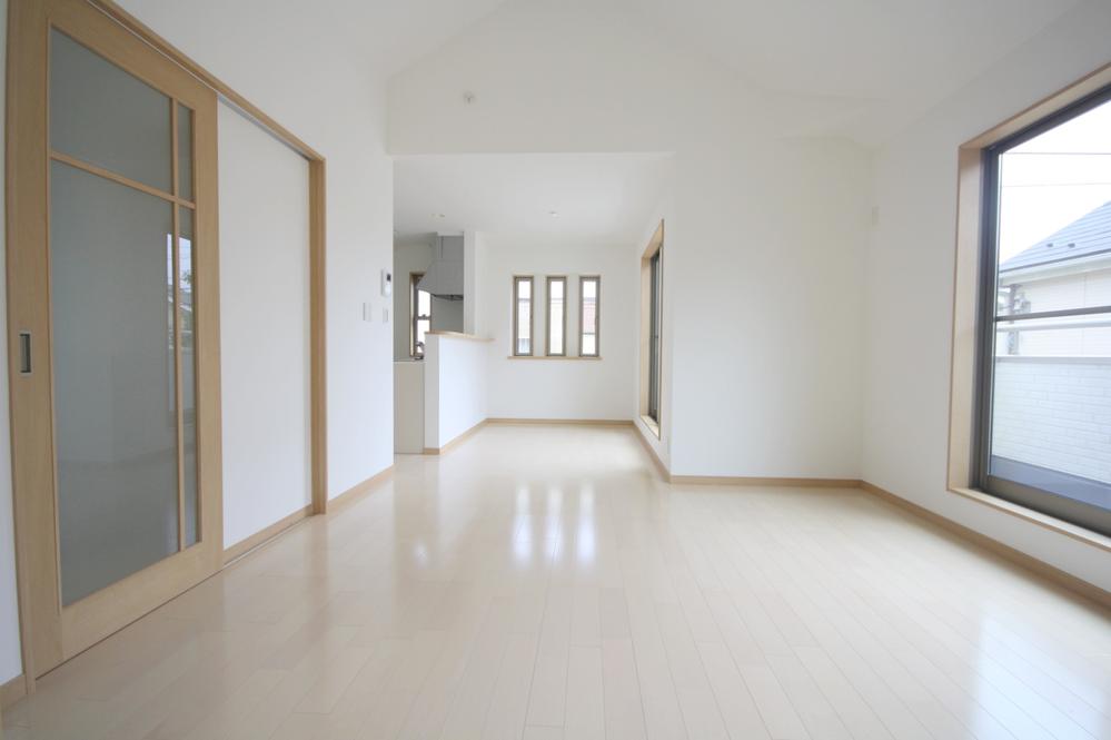 Living. Local Photos