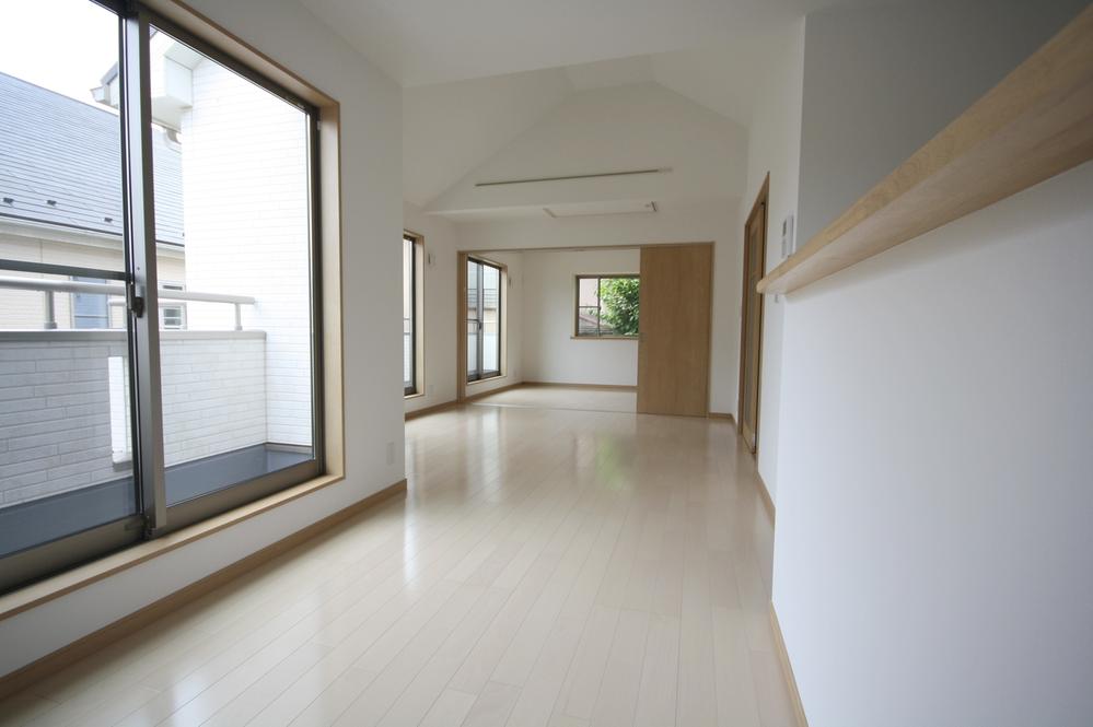 Living. Local Photos