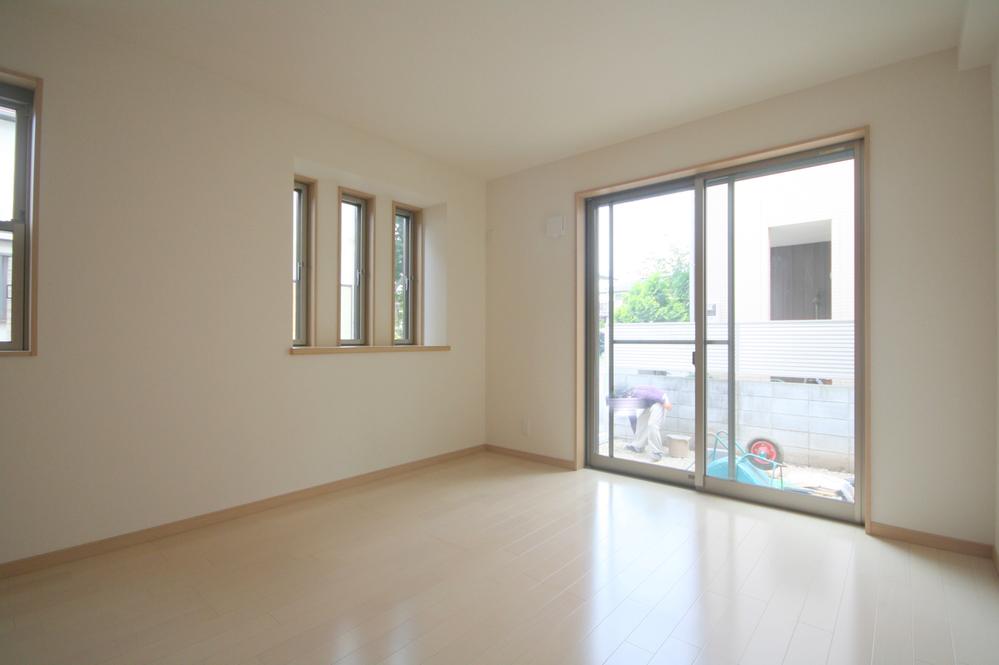 Non-living room. Local Photos