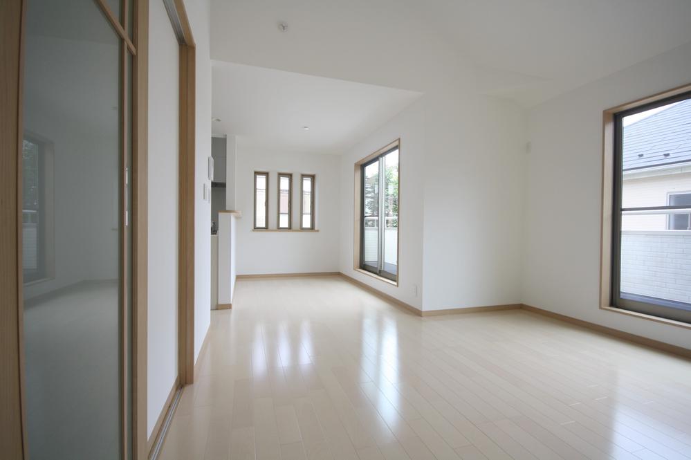 Living. Local Photos