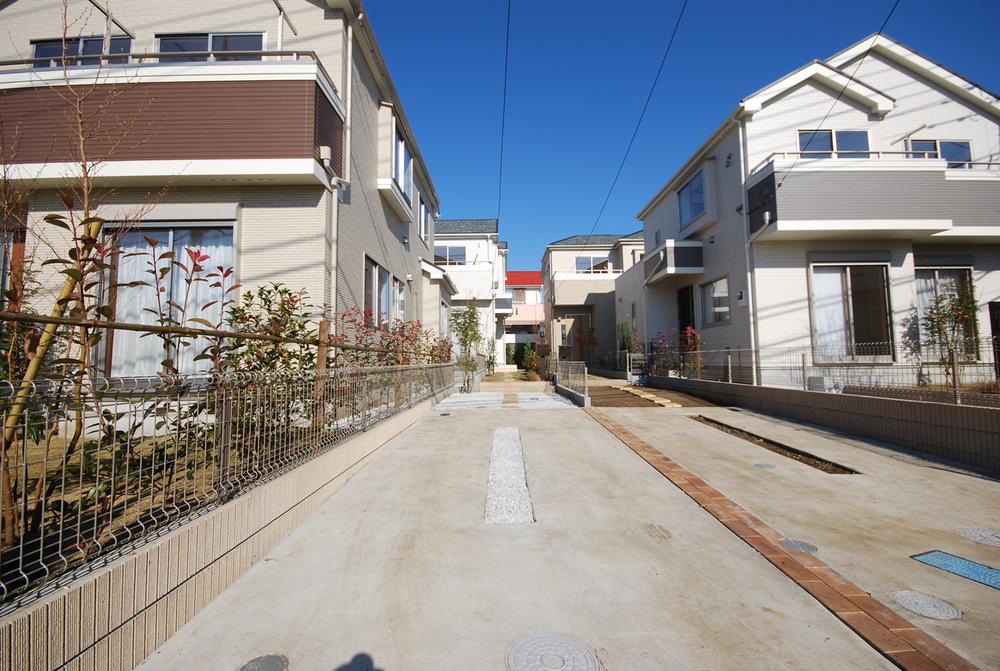 Parking lot. Local (12 May 2013) Shooting