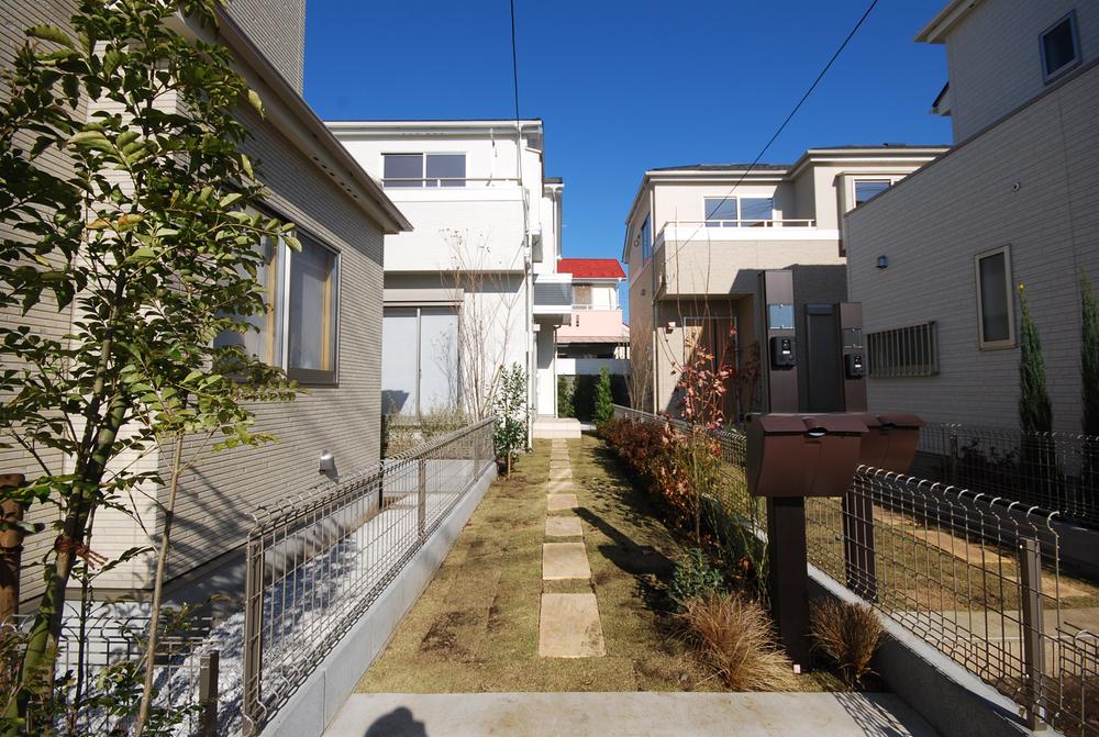 Local appearance photo. Local (12 May 2013) Shooting