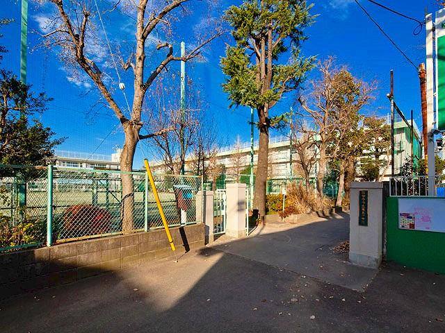 Junior high school. Kokubunji Tatsudai 935m until the third junior high school