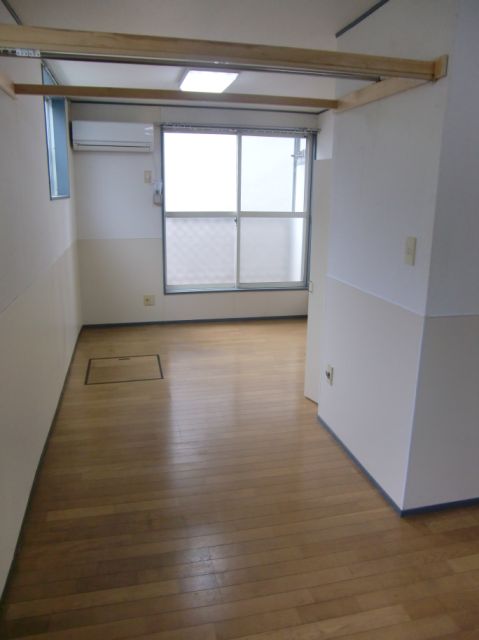 Living and room. Spacious room