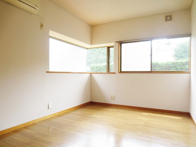 Living and room. Corner room