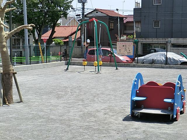 park. Wai Wai 490m to Light Park