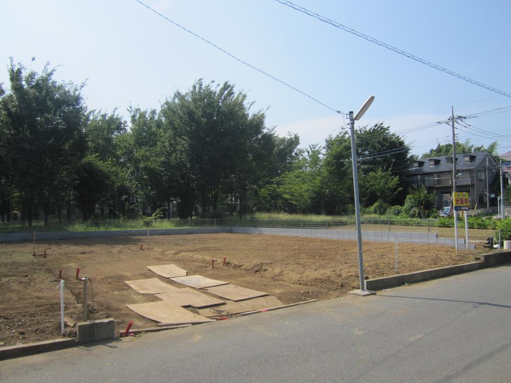 Local appearance photo. ● Local Photo: August 2013 shooting