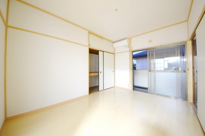 Living and room.  ☆ Free to arrange space ☆